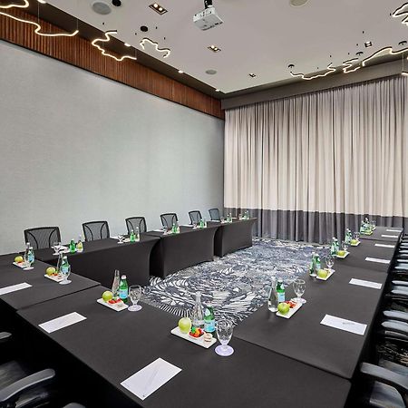 Novotel Toronto Vaughan Centre Экстерьер фото