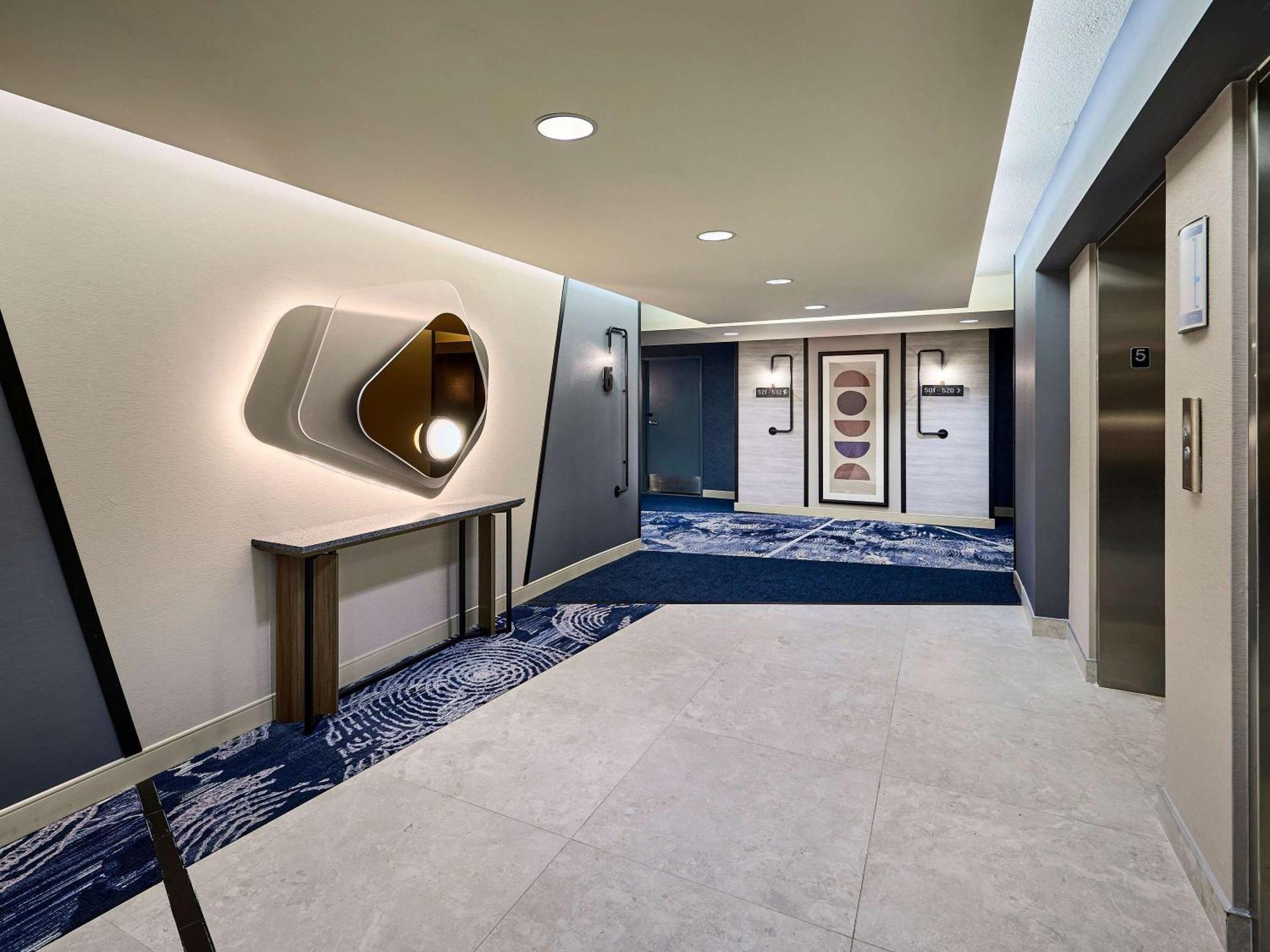 Novotel Toronto Vaughan Centre Экстерьер фото