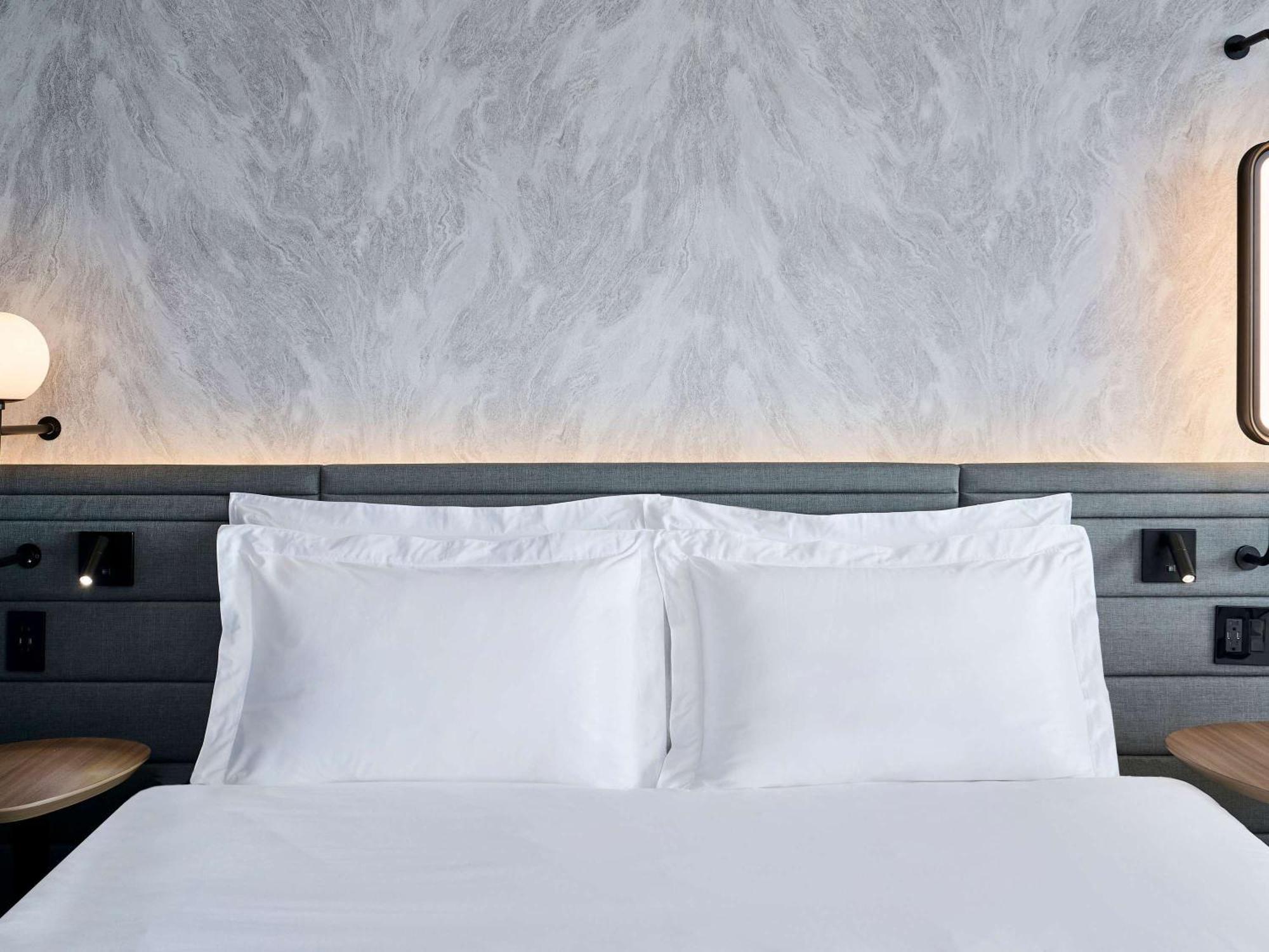 Novotel Toronto Vaughan Centre Экстерьер фото