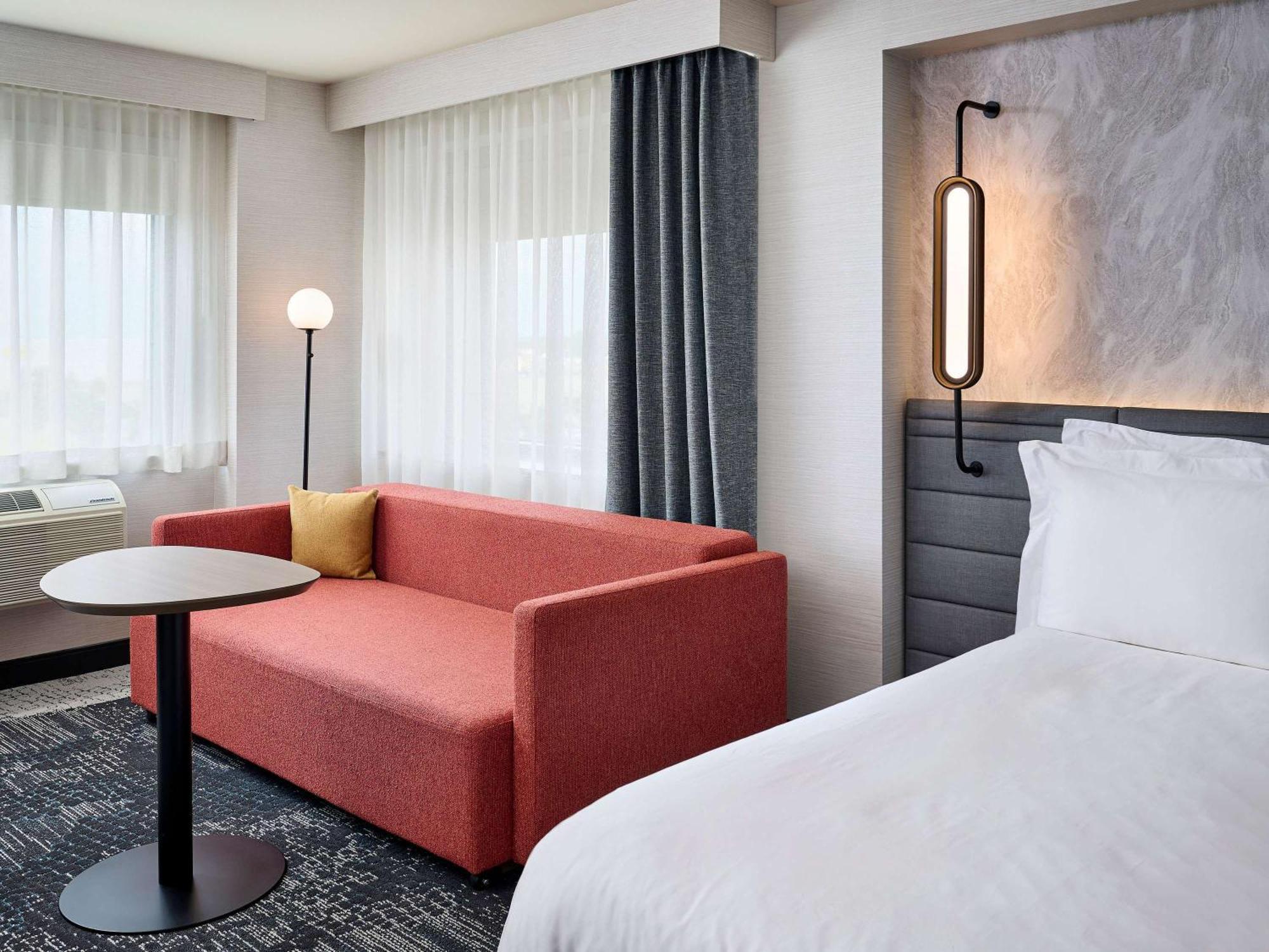 Novotel Toronto Vaughan Centre Экстерьер фото
