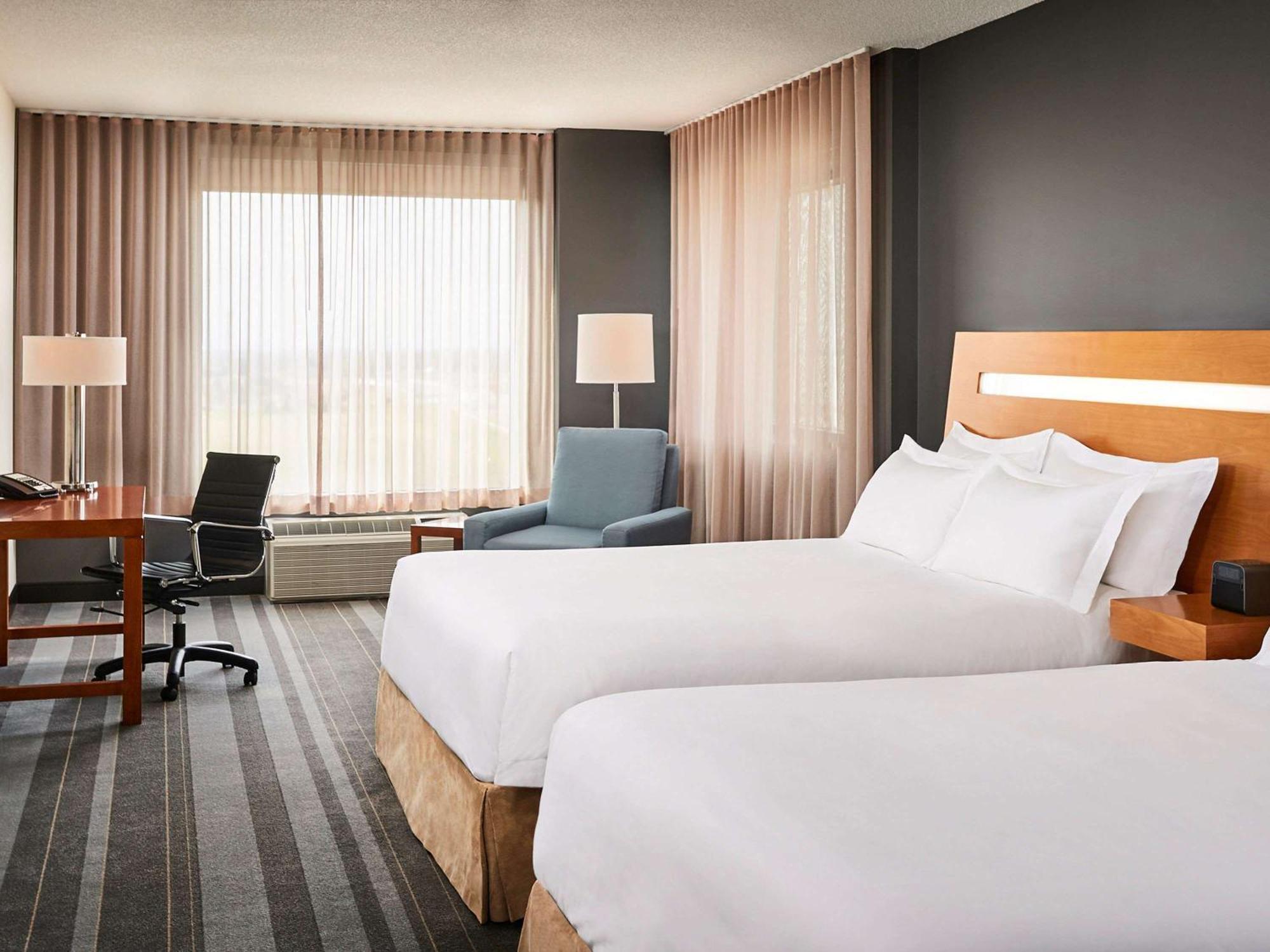 Novotel Toronto Vaughan Centre Экстерьер фото