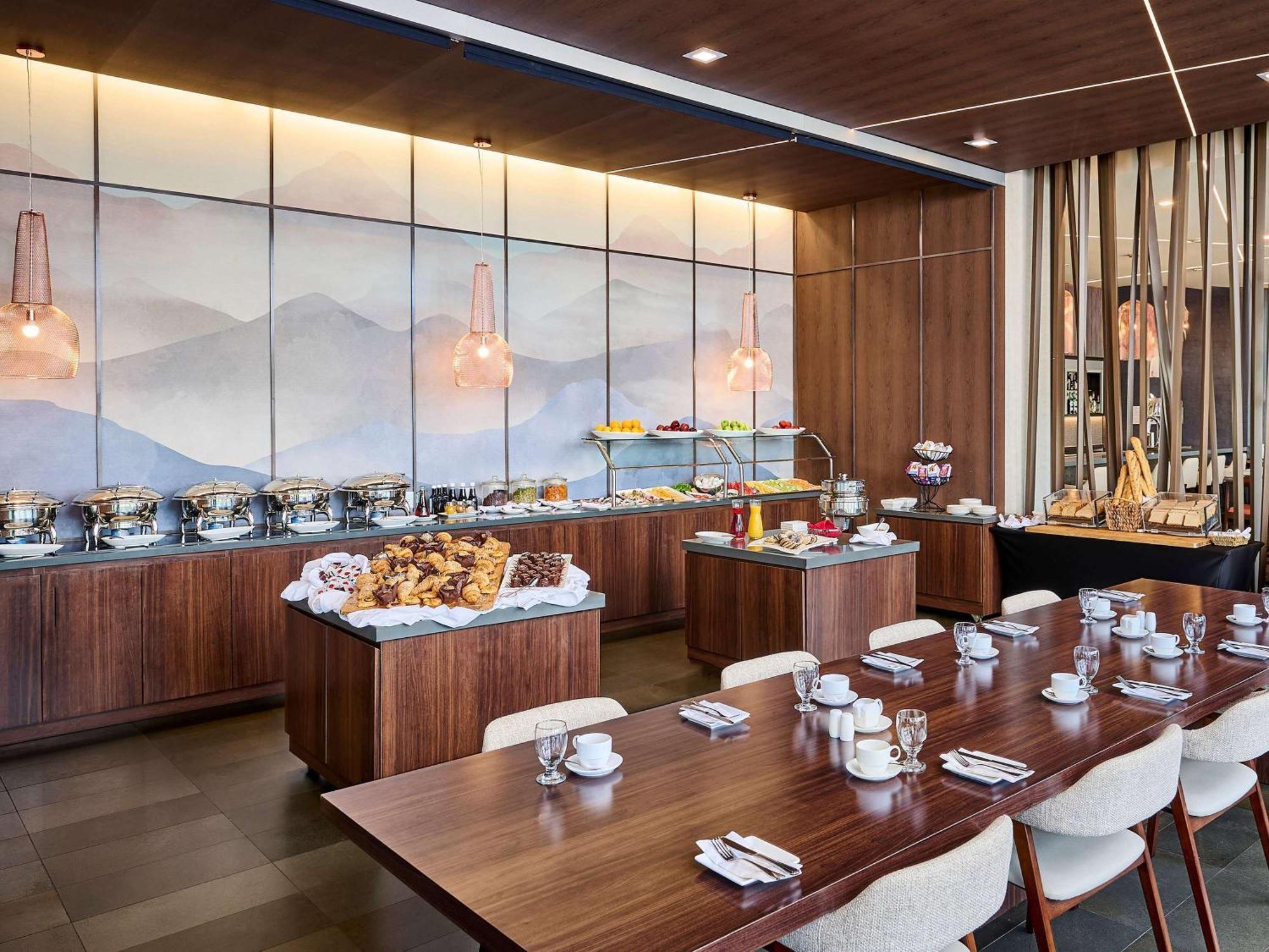 Novotel Toronto Vaughan Centre Экстерьер фото