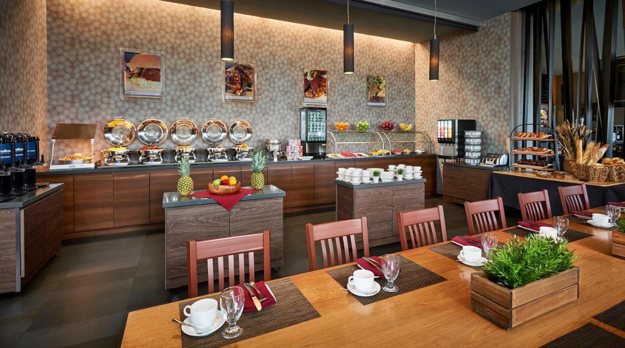 Novotel Toronto Vaughan Centre Экстерьер фото