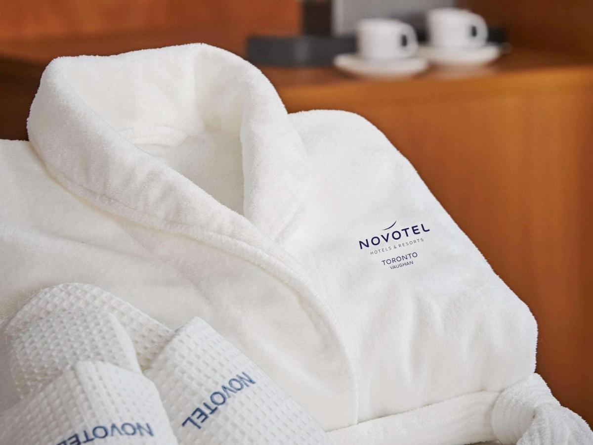 Novotel Toronto Vaughan Centre Экстерьер фото